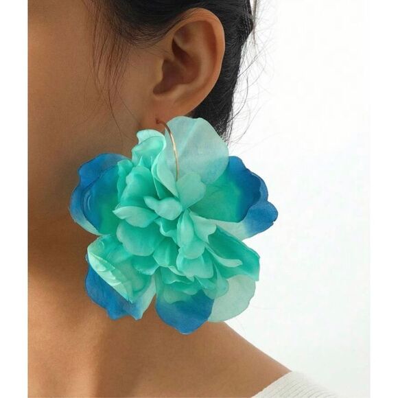 Turquoise 3D Flower Earrings - Picture 1 of 5